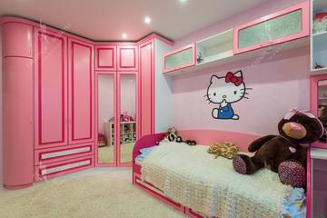 Округлые формы шкафа и детской кровати  Округлые формы шкафа и детской кровати